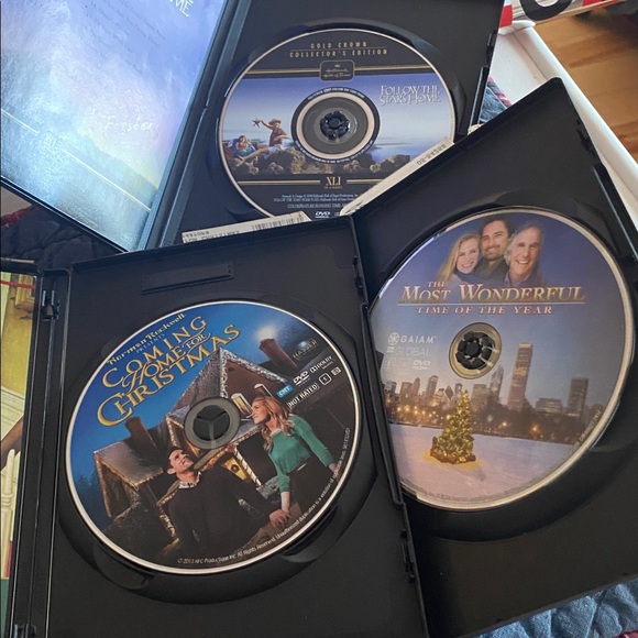 Hallmark Christmas DVD Collection - Picture 3 of 3